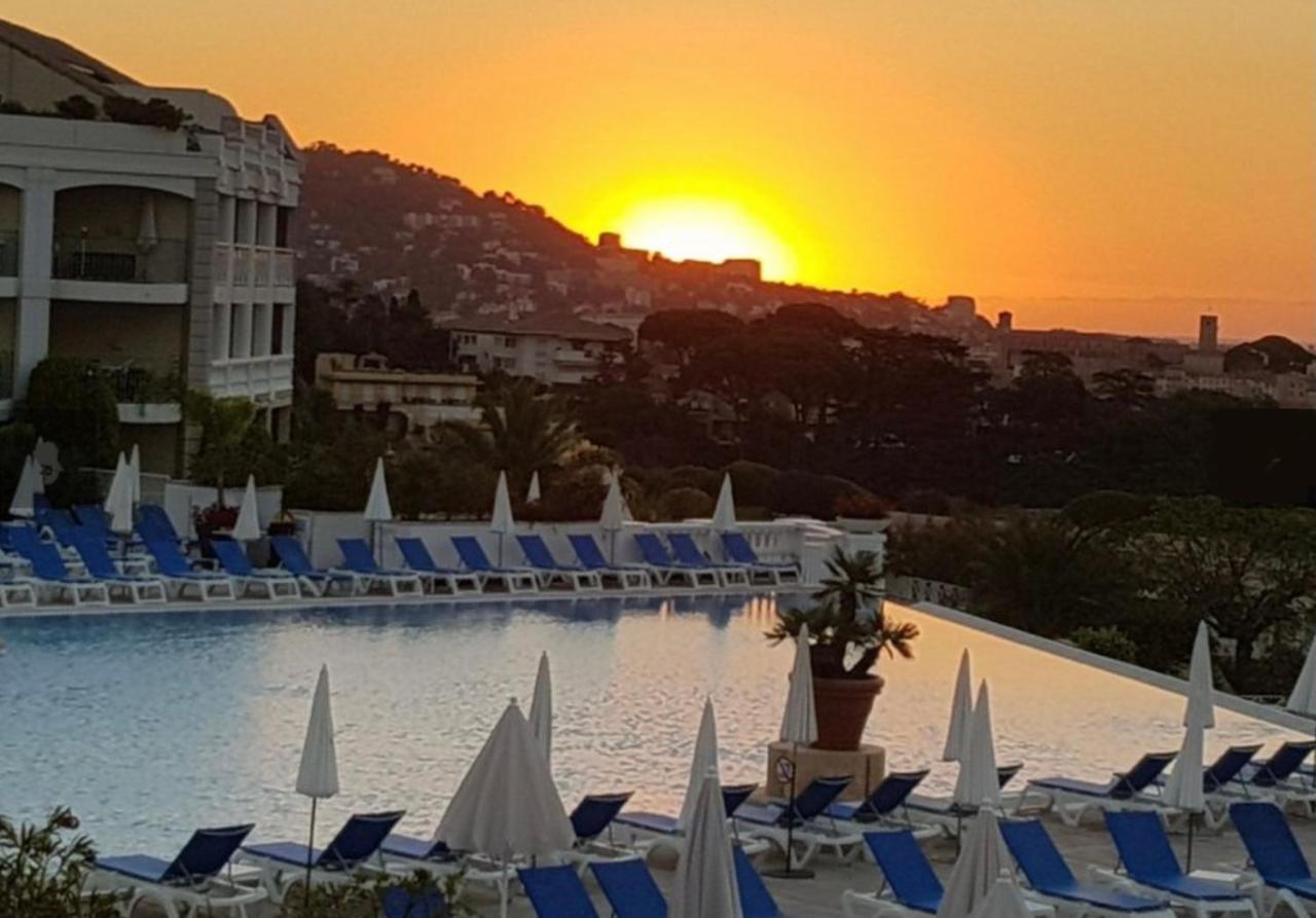 Exceptionnel Sur Cannes Vue Mer Piscine Exterior photo