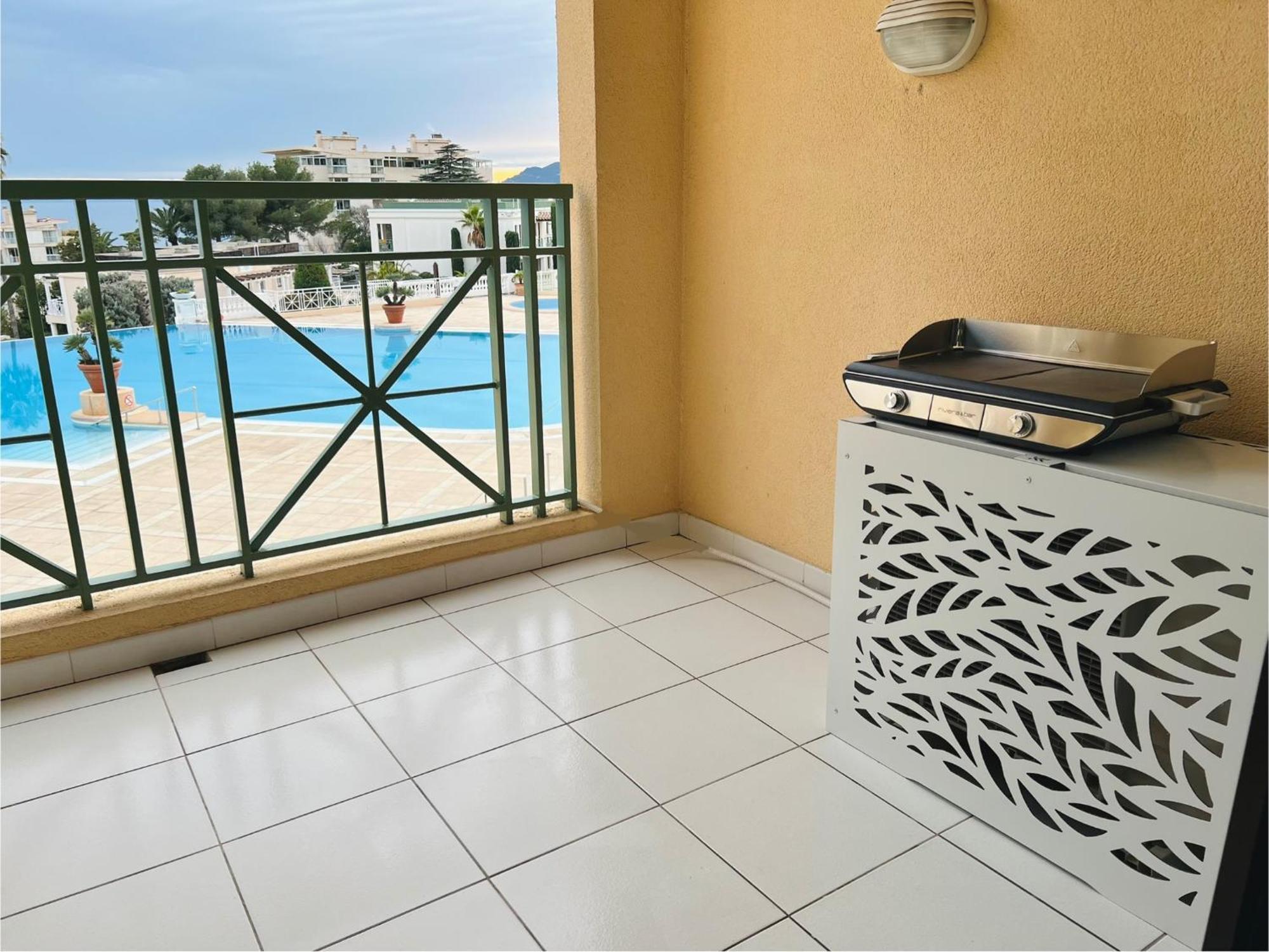 Exceptionnel Sur Cannes Vue Mer Piscine Exterior photo